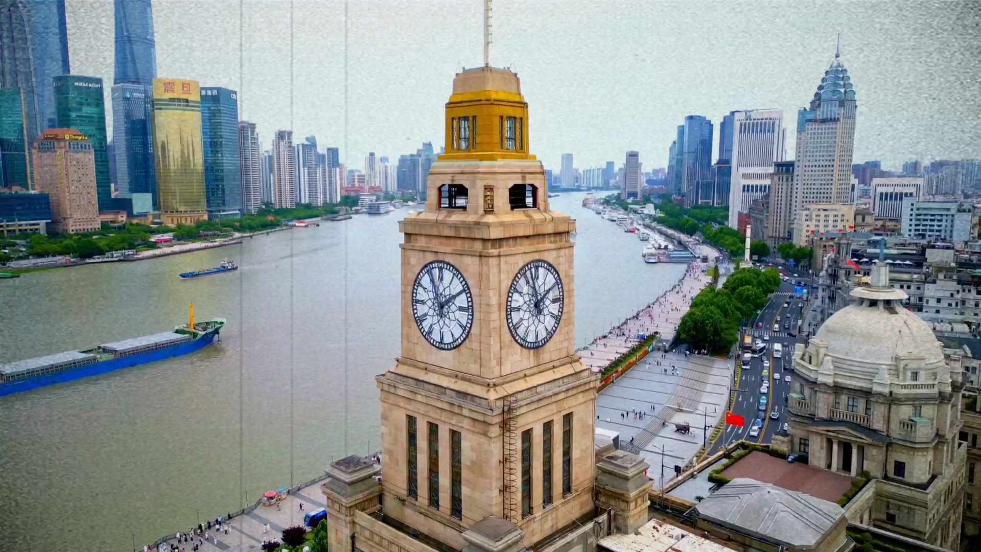 Shanghai Bund daytime scenery