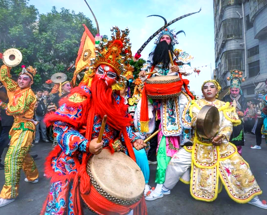 Yingge Dance performance
